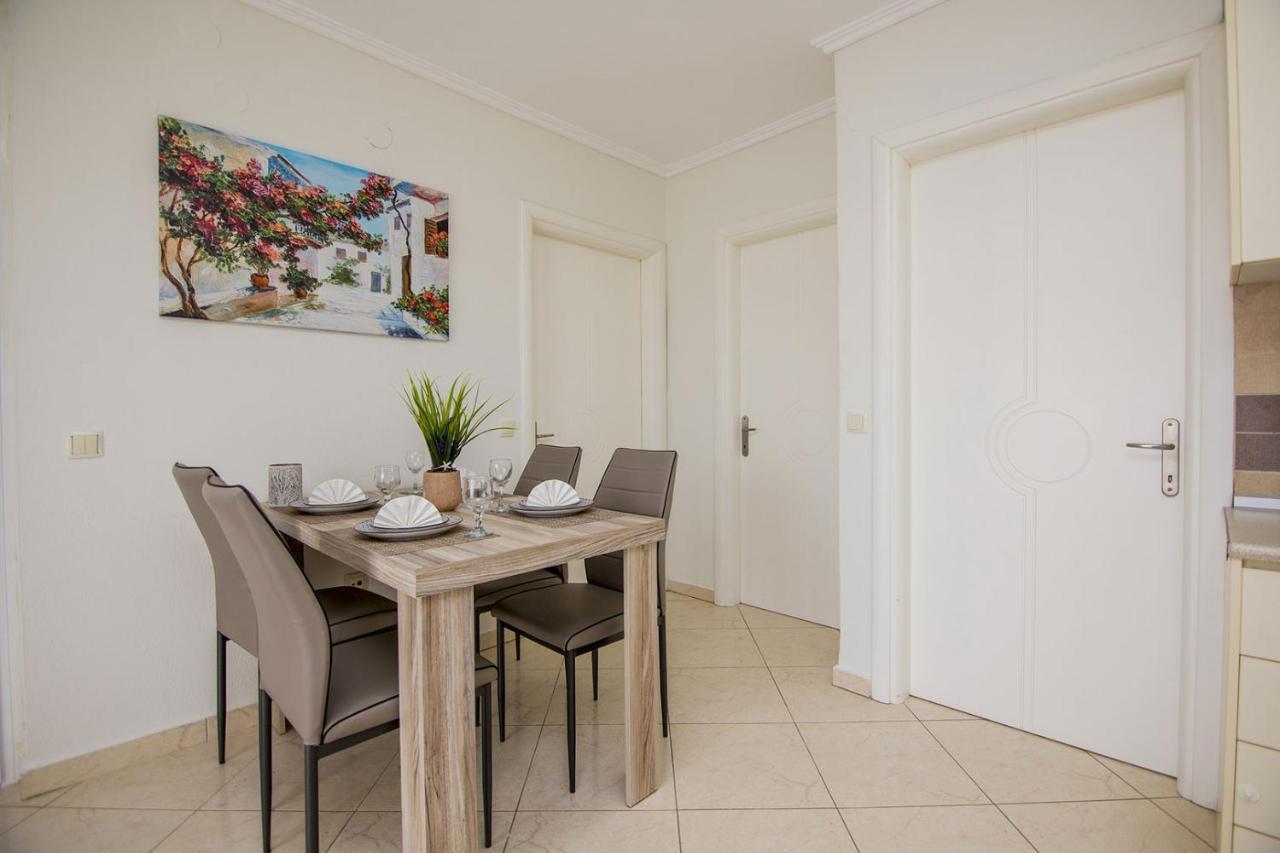 Kasta Bnb Ofrinion Exterior photo