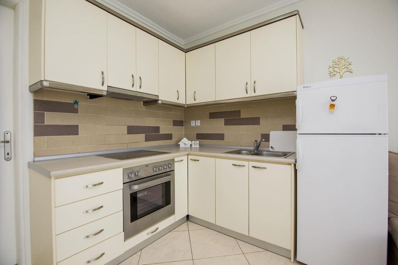Kasta Bnb Ofrinion Exterior photo