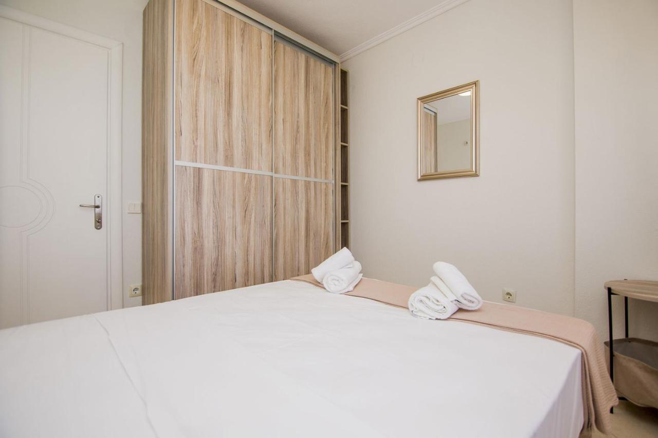 Kasta Bnb Ofrinion Exterior photo